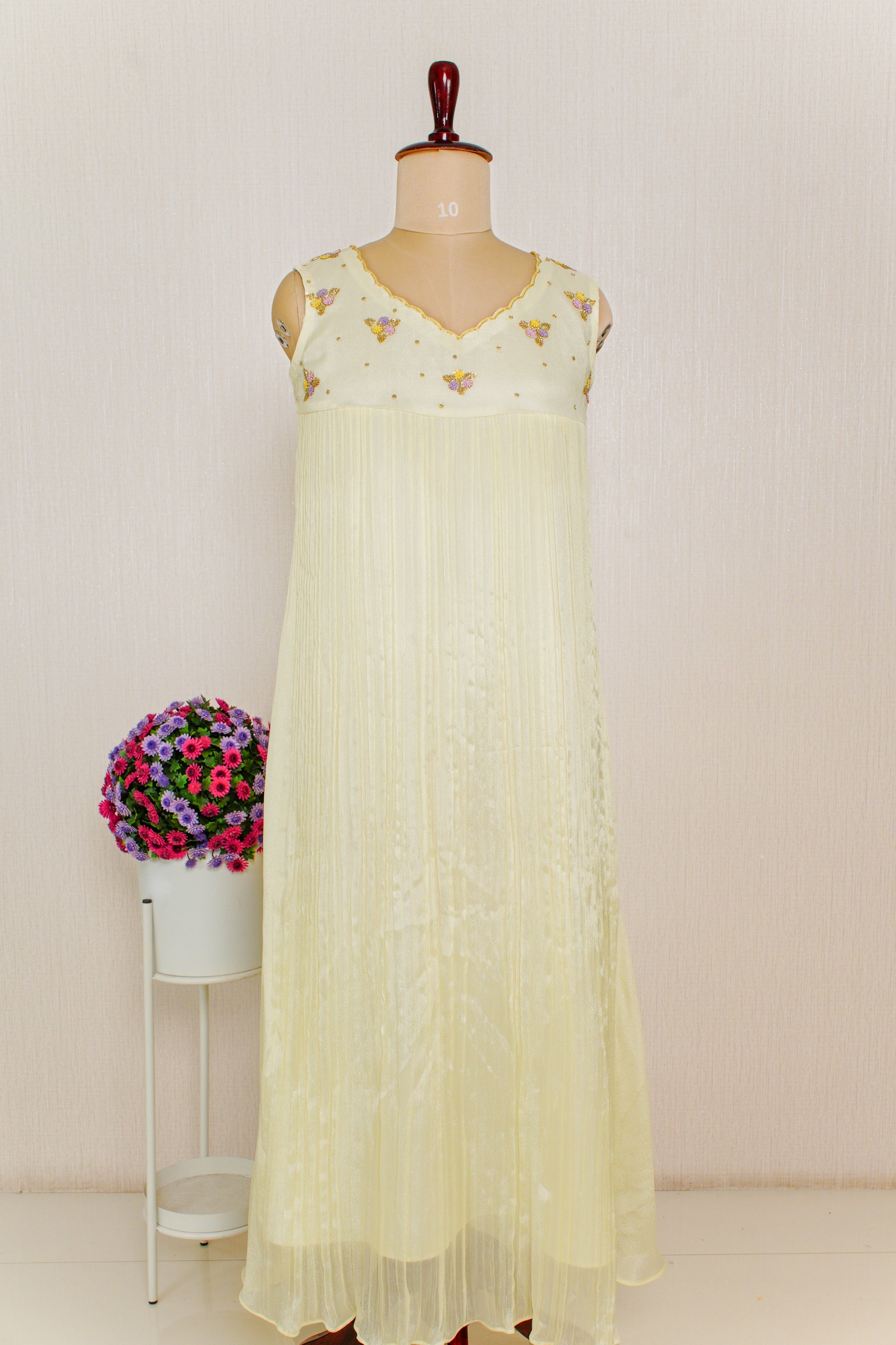 Women Cream sleeveless Aline dress